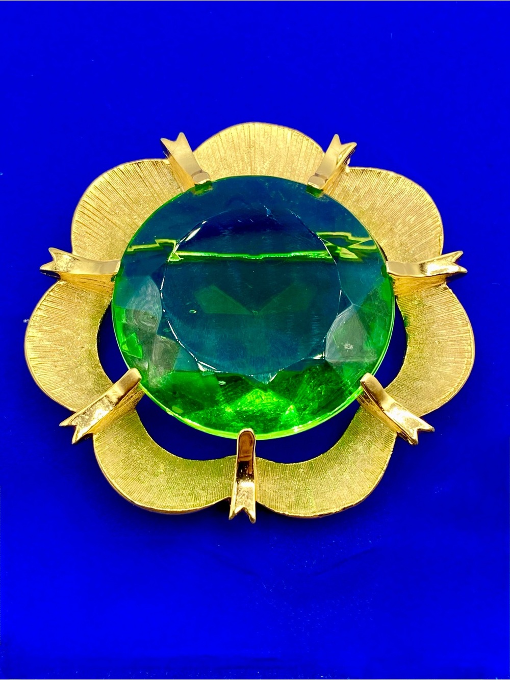 Vintage STAR Green Givre Glass Gold Tone Brooch